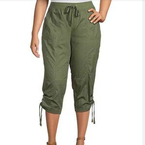 Westbound Plus Size the WEEKEND Mid Rise Pull On Cargo Crop Pant